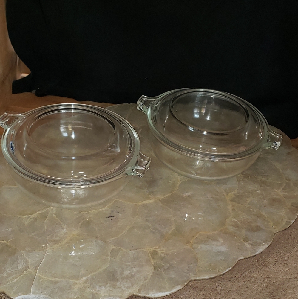 Pyrex  | 2 Pyrex W/ lids - Picture 5 of 5